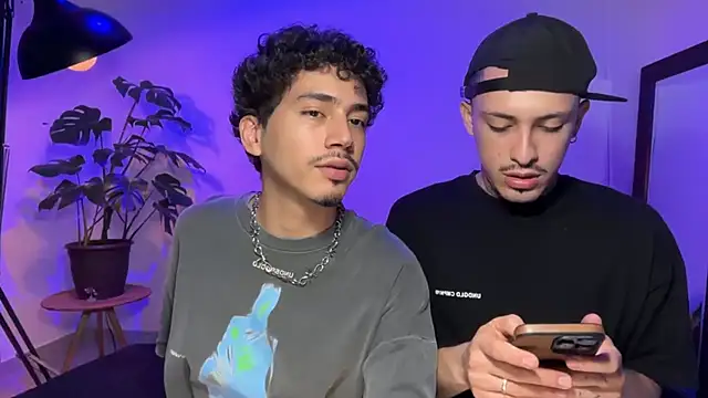 Noah_and_Steven Live XXX-chat