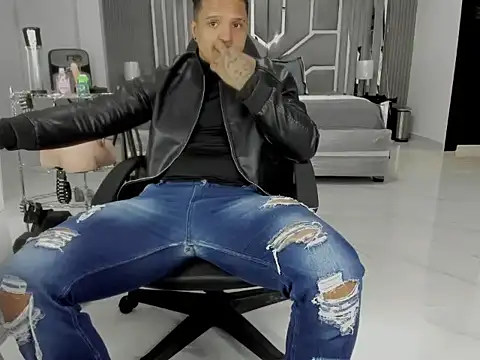 Živý XXX chat master_leather