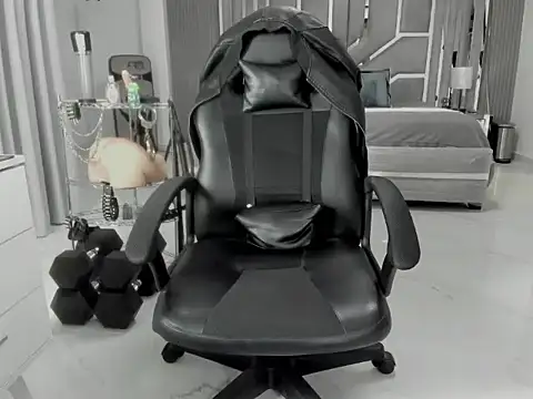 master_leather 现场XXX聊天