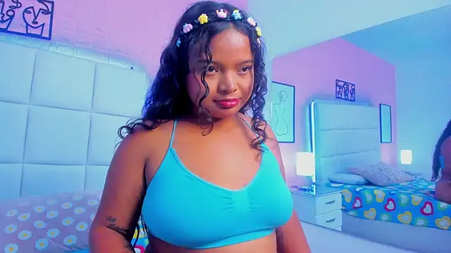 kyliee_moore_ 现场XXX聊天