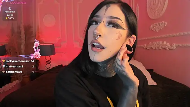 Kat_VonDe's Live XXX Chat