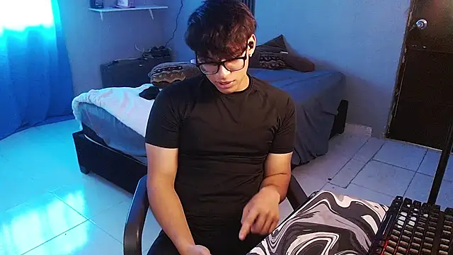 Chat +18 de Mr_yisuzz ao vivo