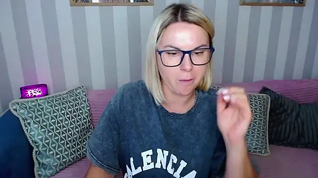 MonaLisaG Adlı Modelin Canlı XXX Sohbeti