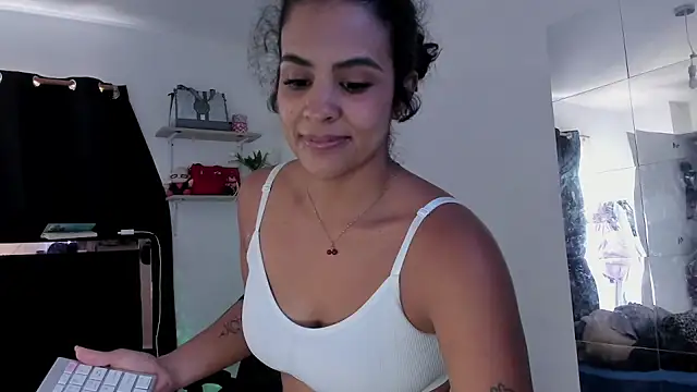 Moon_Sammy Adlı Modelin Canlı XXX Sohbeti