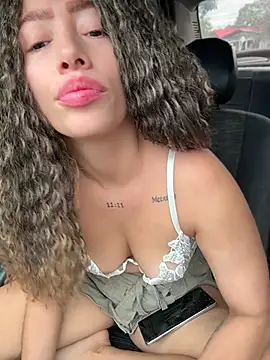 Онлайн чат XXX roxyrougee