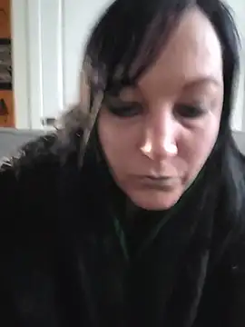 Czat XXX na żywo – Queenemerald