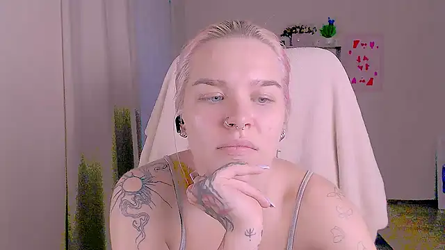 Hot_BlondaのライブXXXチャット