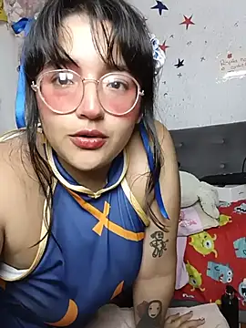 Kuutar's Live XXX Chat