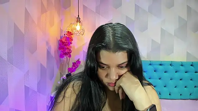 LindaBreeS élő XXX-chatje