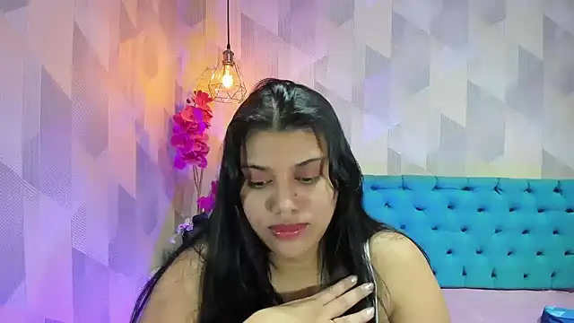 LindaBreeS élő XXX-chatje