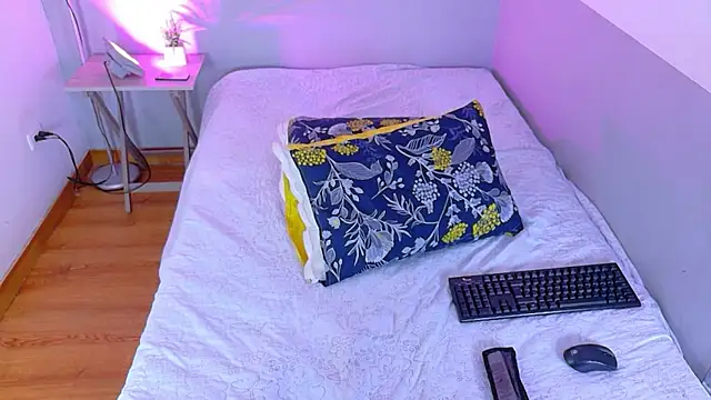 cattaleeyaa Chat XXX in diretta