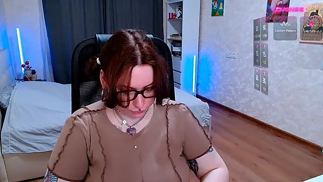 ur_geekgirl Live XXX-Chat
