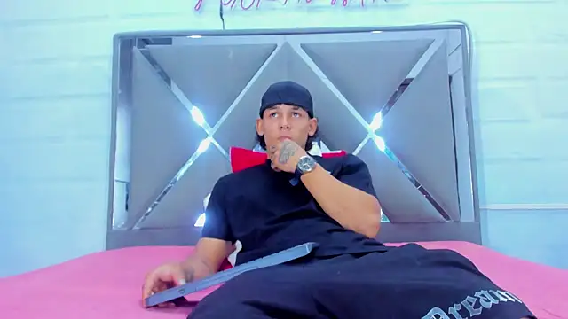 Chatroom XXX en direct de TemptKing_