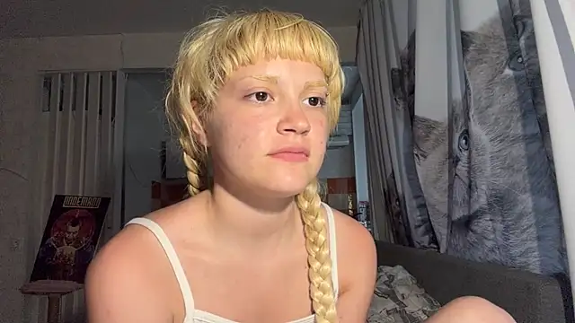 Chat XXX en directo de FreedaDeloach