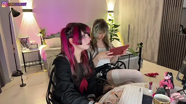 h3ntai_baby's Live XXX Chat