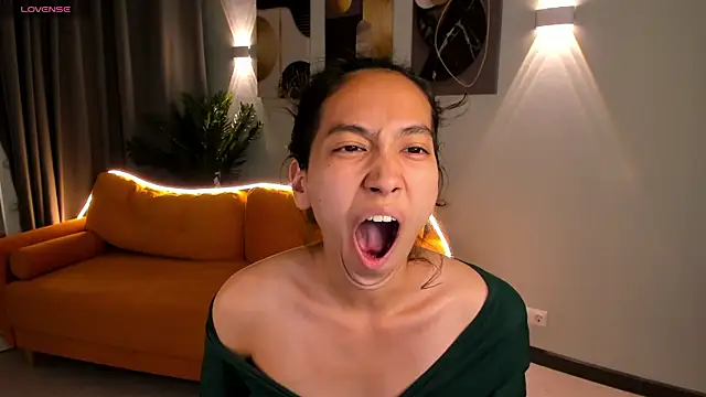 FlirtyAura Live XXX-Chat