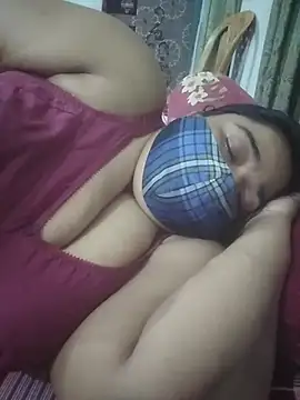 momo_loves' Live XXX Chat