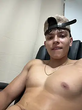 XXX chat uživo modela DilanMiller_