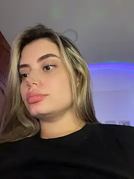 Miss_valeriaa élő XXX-chatje