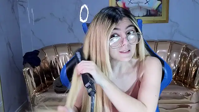 Chat +18 de Kriistal_s ao vivo
