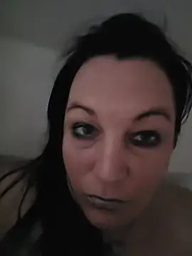 Queenemerald's Live XXX Chat