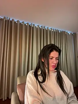 Zandrina XXX чат на живо