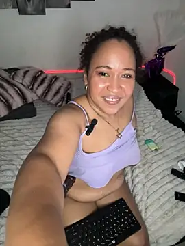 Chat +18 de debboraWagner ao vivo