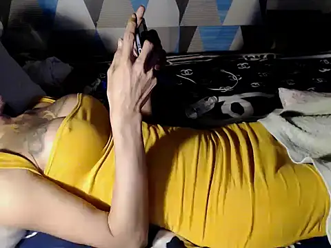 Trish_CurveCock 现场XXX聊天