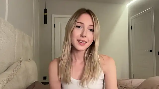 Czat XXX na żywo – Kattie_Petite