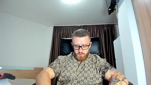Findom_guy 现场XXX聊天