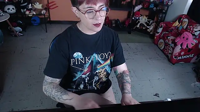 Chat +18 de MissMiia2 ao vivo