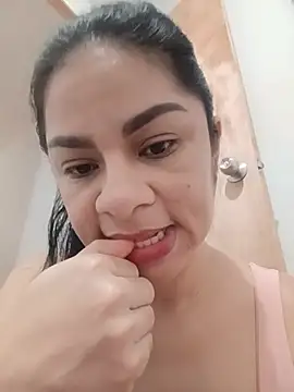 luna_pinky live XXX chat