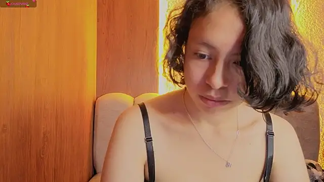 karim_v_v Chat XXX in diretta