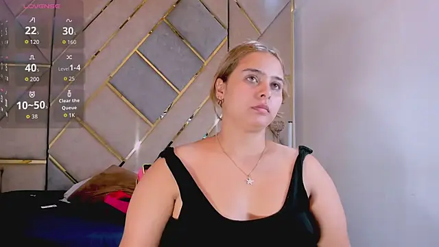 Chat +18 de MikaelaStone ao vivo