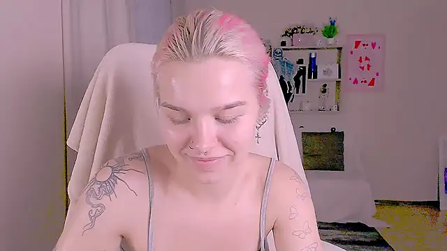 Hot_Blonda: онлайн-секс-чат