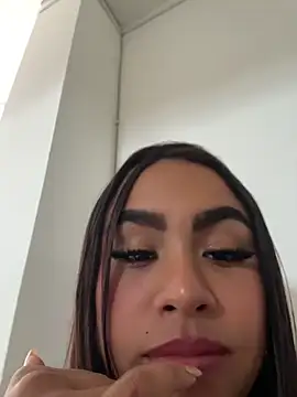 Aliceroys__'s Live XXX Chat