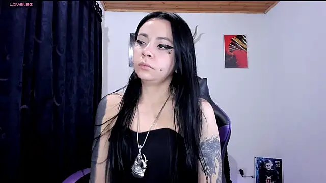 emilydolll666's Live XXX Chat