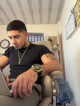 Chatroom XXX en direct de Dimitri_Colleman