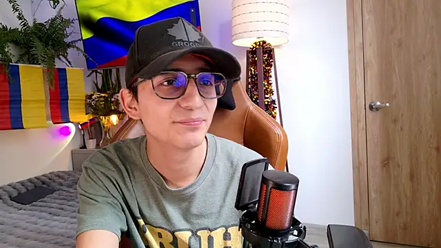 צ'אט XXX בשידור חי של Sr_evann