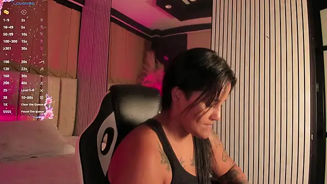 Živý XXX chat LexiAdamss