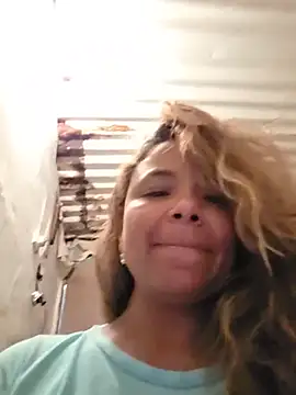 Chat XXX en directo de Yagodit