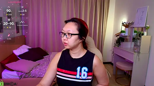 Chat +18 de Marine_Vact ao vivo
