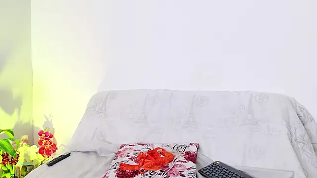 Anaa_Bellaa's Live XXX Chat