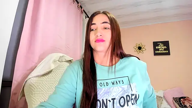 TamiDesire Adlı Modelin Canlı XXX Sohbeti