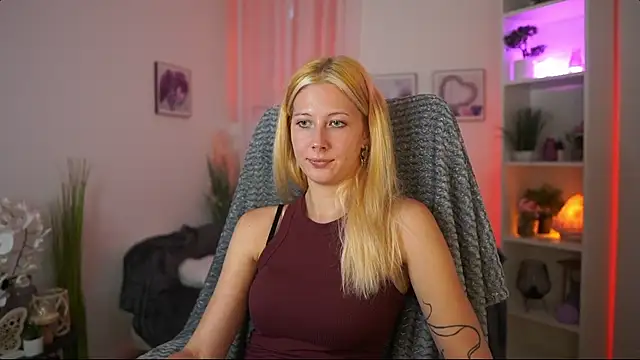 EmilySwann_ Chat XXX in diretta