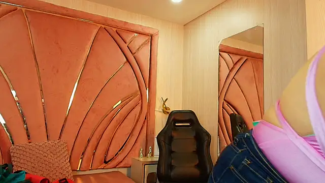 צ'אט XXX בשידור חי של pamelaQenn2