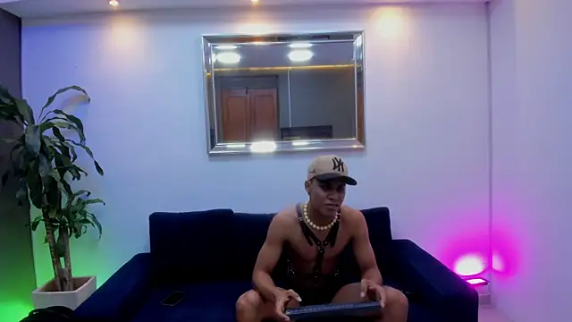 Chatroom XXX en direct de Colby_driscoll