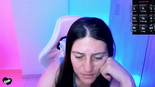 Chatroom XXX en direct de Saskyaa