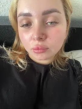 Онлайн чат XXX kira235