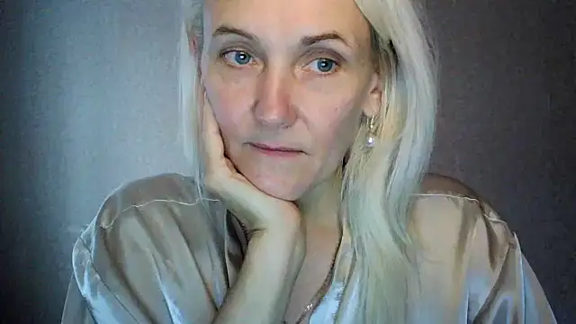 XXX chat uživo modela Calissako